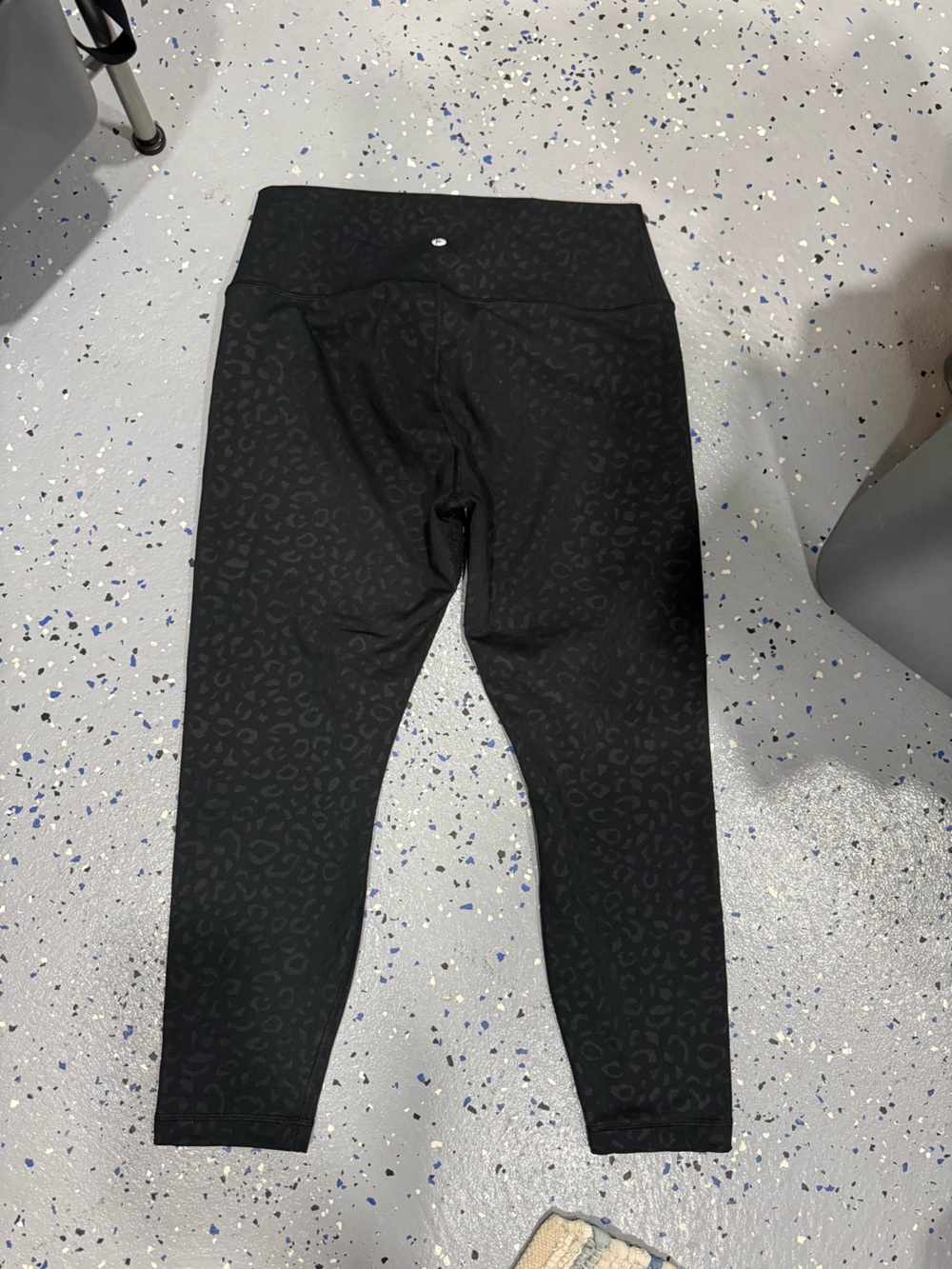 90 degree size Xlarge cheetah leggings - Picture 3 of 4
